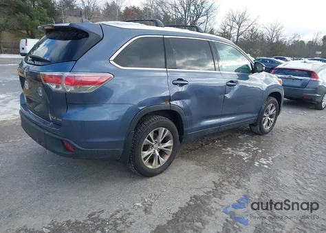 2015 Toyota Highlander Xle V6 z USA, uszkodzony, nr VIN 5TDJKRFH6FS092219